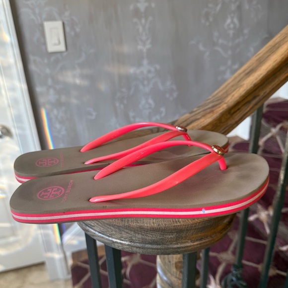 Tory Burch, jelly flip-flops, salmon, collard, good condition, size 8 - Picture 3 of 10